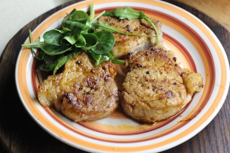 Медальоны из свинины в духовке