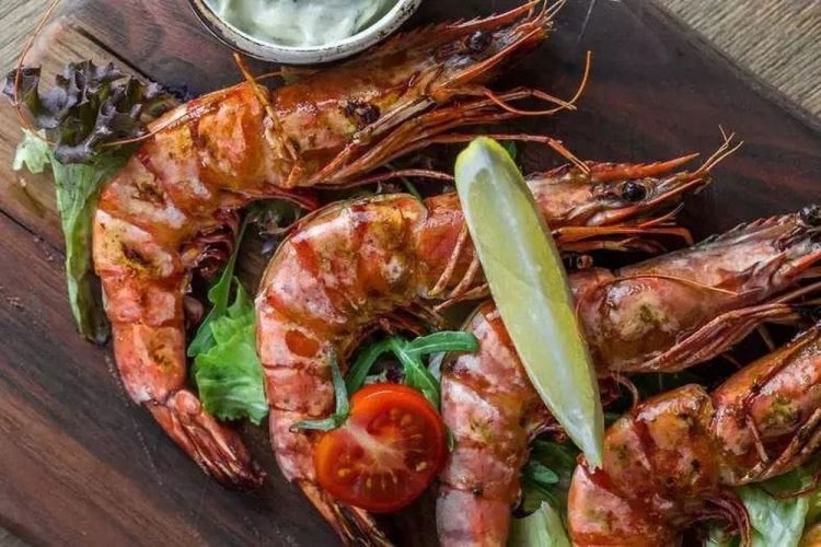 Лангустины в пикантном маринаде на гриле