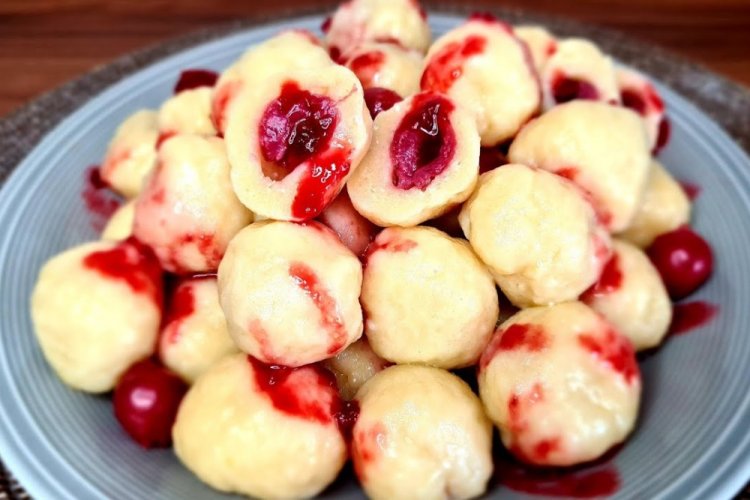 Ленивые вареники с вишней