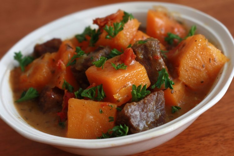 Баранина, тушенная с тыквой