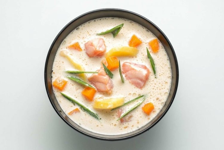 Японский сливочный суп с лососем
