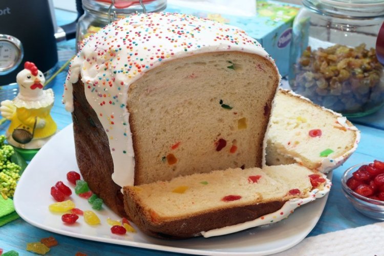 Пасхальный кулич со свежими дрожжами в хлебопечке