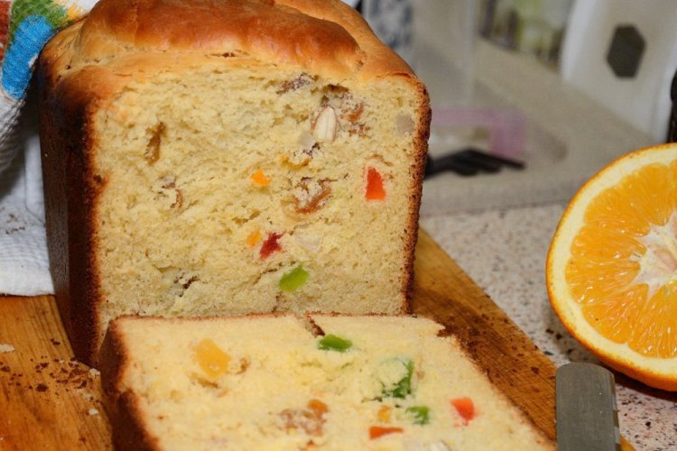 Апельсиновый кулич в хлебопечке на Пасху