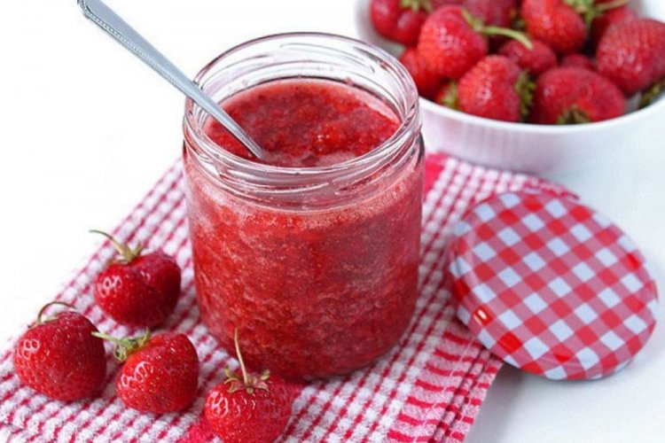 Перетертая земляника с сахаром