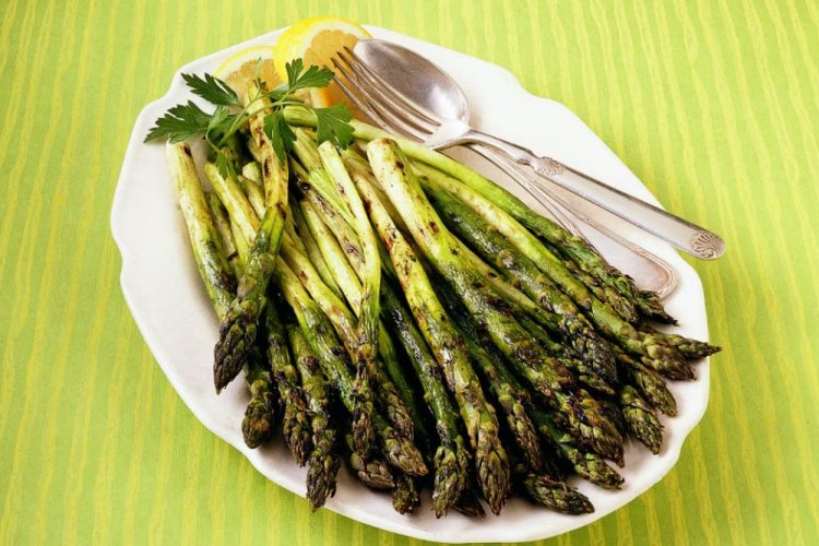 Спаржа в имбирном маринаде на гриле