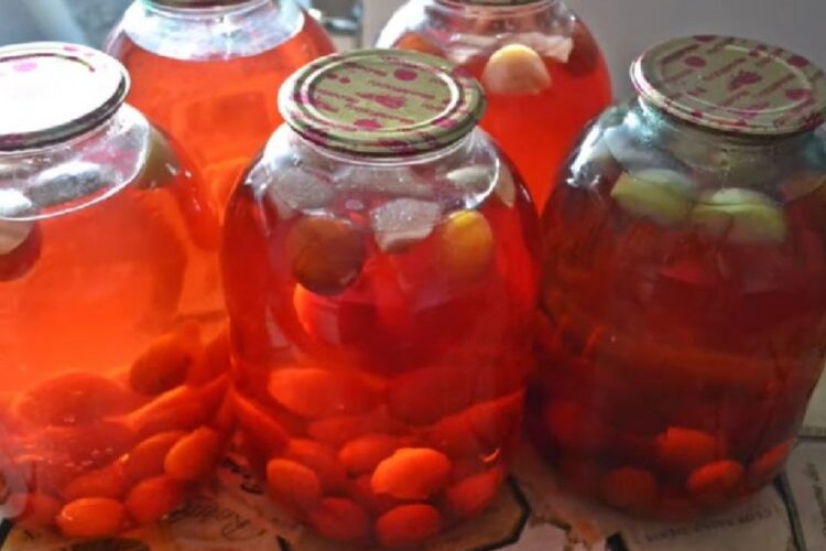 Компот из алычи и яблок на зиму