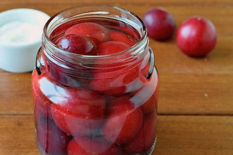 Алыча в сиропе на зиму