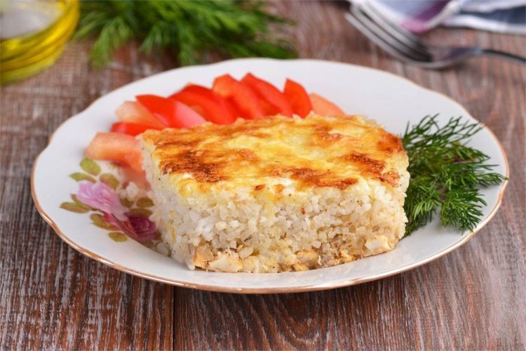 Постная запеканка с рисом и рыбой