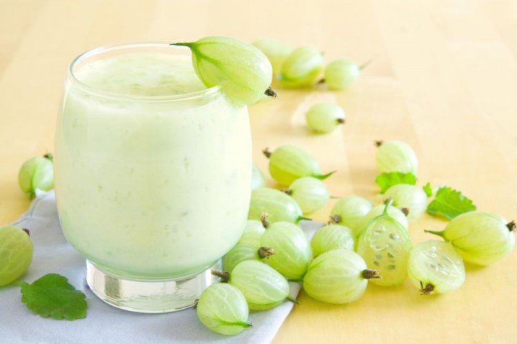 Смузи с ряженкой и крыжовником