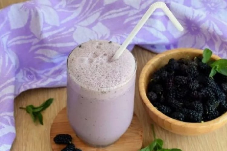 Молочный коктейль с шелковицей