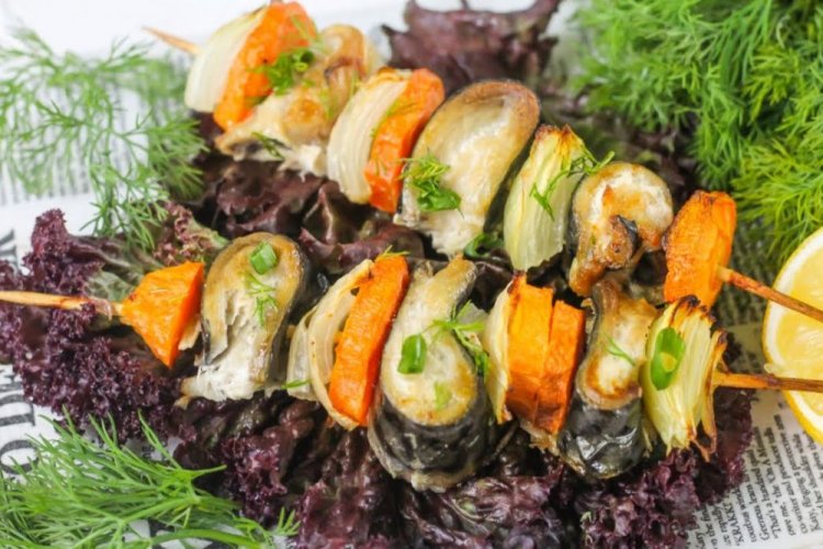 Скумбрия с овощами на гриле