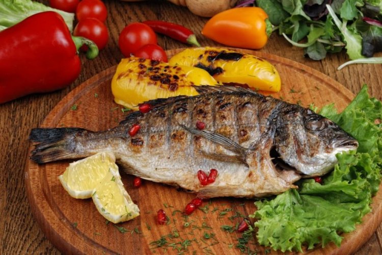 Дорадо в винном маринаде на гриле