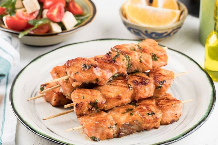 Шашлык из горбуши, маринованный с гранатовым соусом