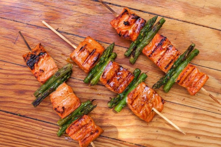 Шашлык из форели со спаржей