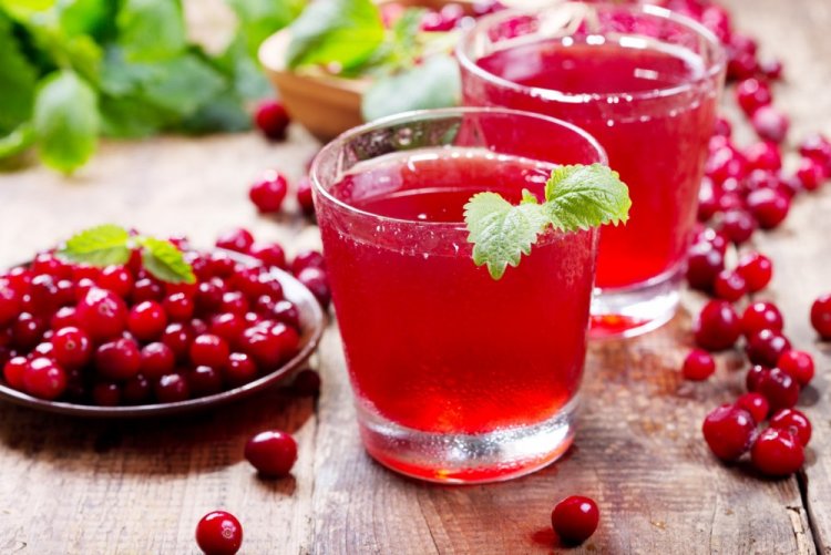 Компот из брусники и клюквы