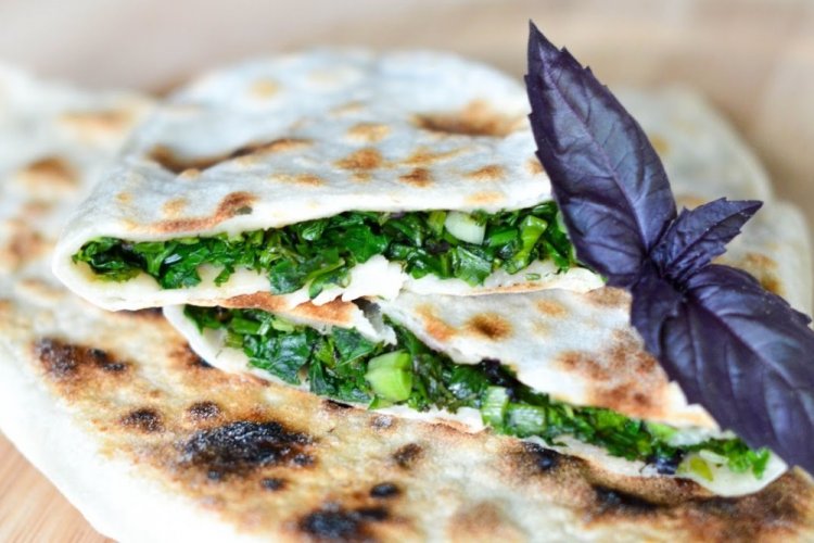 Постные лепешки со шпинатом