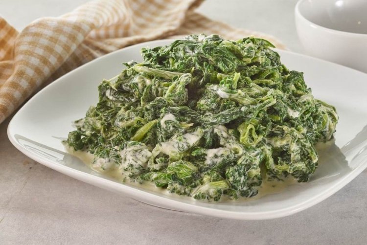 Шпинат в сливочном соусе