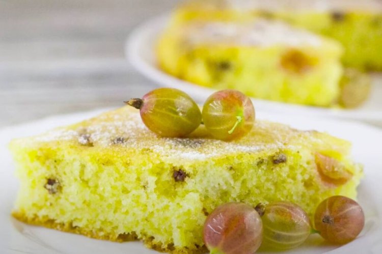 Пирог на сливках и кукурузной муке с крыжовником