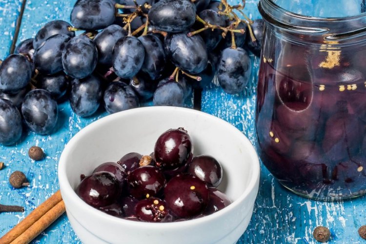 Маринованный виноград с корицей на зиму