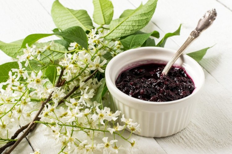 Варенье из черемухи с косточками