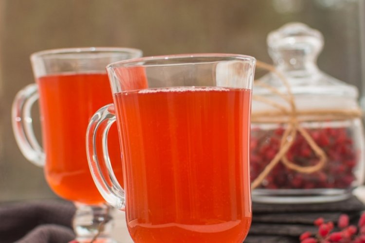 Компот с яблоками и барбарисом на зиму