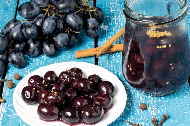 Маринованный виноград Изабелла со специями