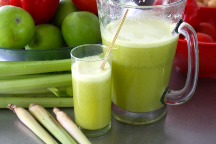 Сок из сельдерея и яблок