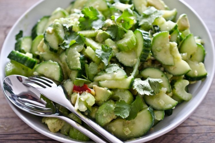 ПП салат с сельдереем и авокадо