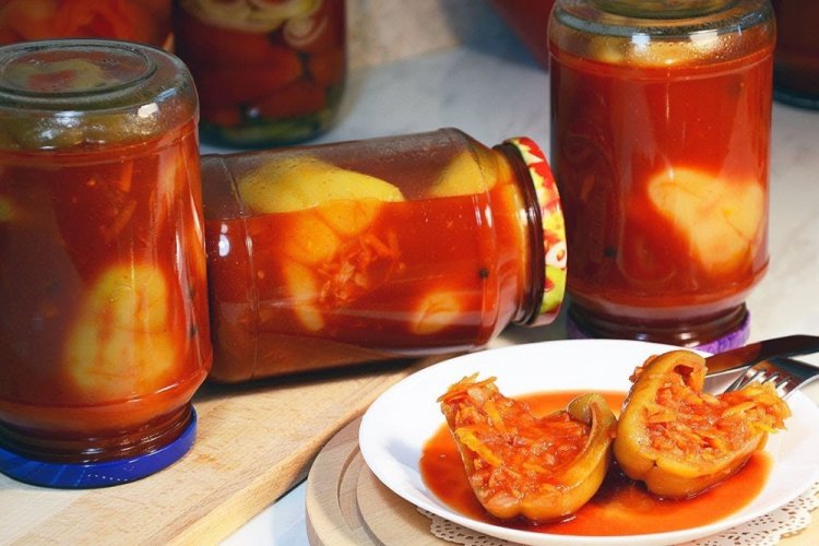 Фаршированный болгарский перец в томате на зиму