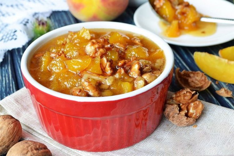 Варенье из нектаринов с орехами на зиму