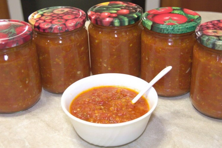 Яблочная аджика на зиму