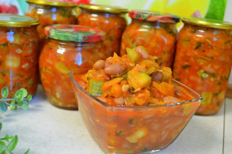 Салат с цукини и фасолью на зиму