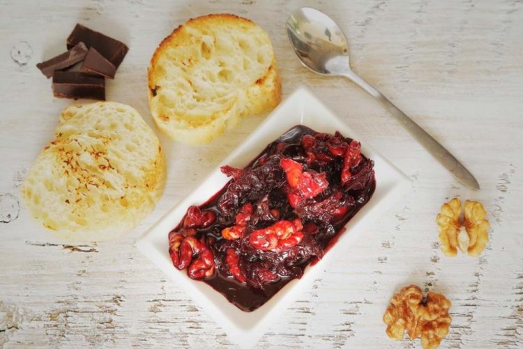 Варенье из свеклы с шоколадом и орехами