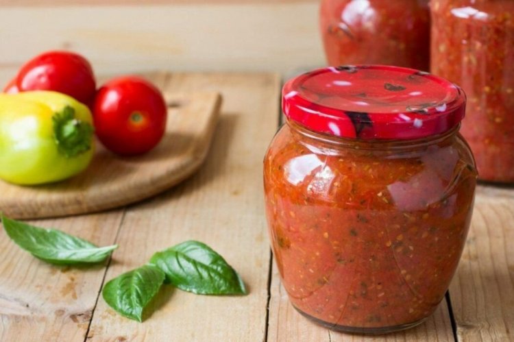 Соус «Суго» с базиликом и томатной пастой на зиму