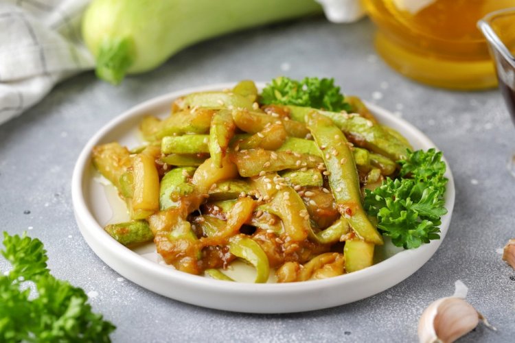 Жареные кабачки с соевым соусом