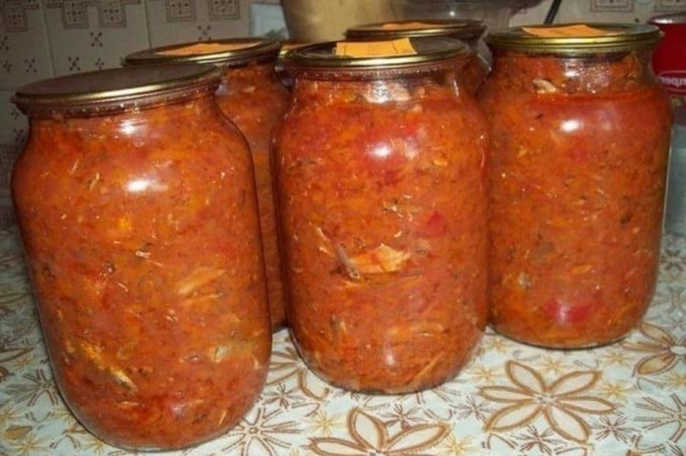 Салат с соленой килькой на зиму