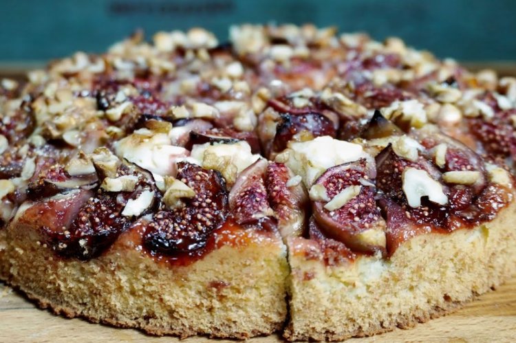 Сметанный пирог с инжиром