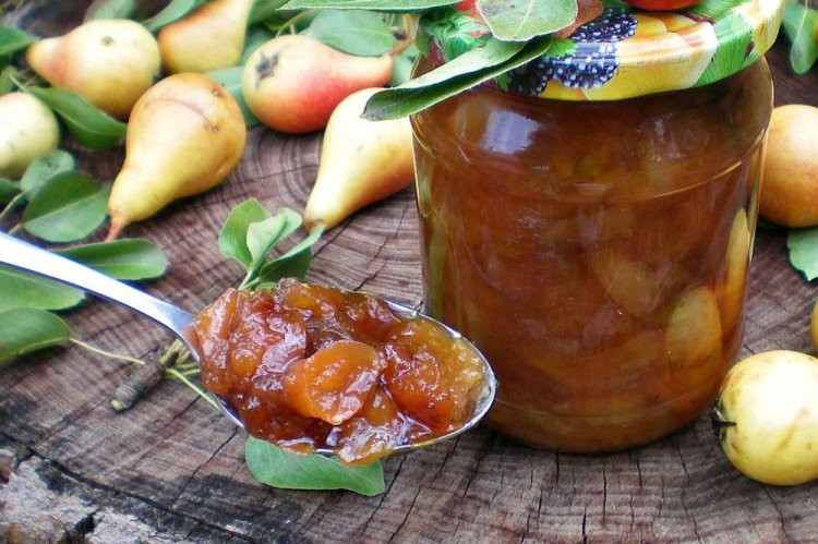 Варенье из груш и яблок с белым вином