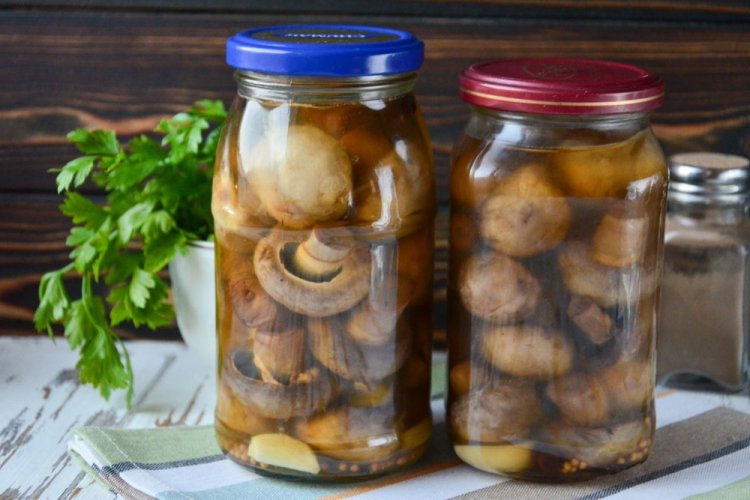 Маринованные шампиньоны с уксусом и растительным маслом