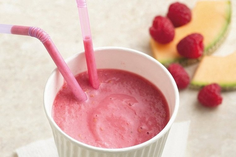 Смузи из дыни и малины