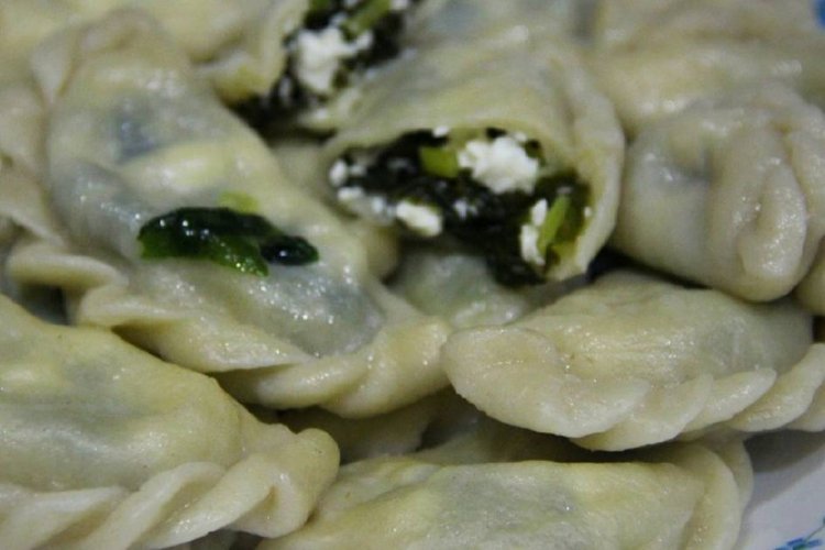 Вареники с черемшой и творогом