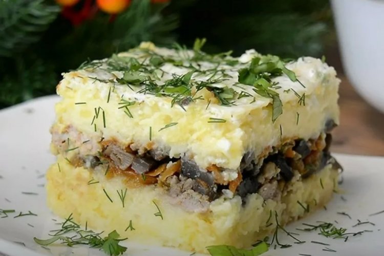 Картофельная запеканка с курицей и капустой