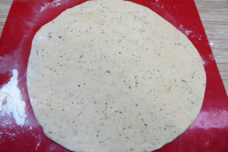 Тесто с итальянскими травами для тонкой пиццы