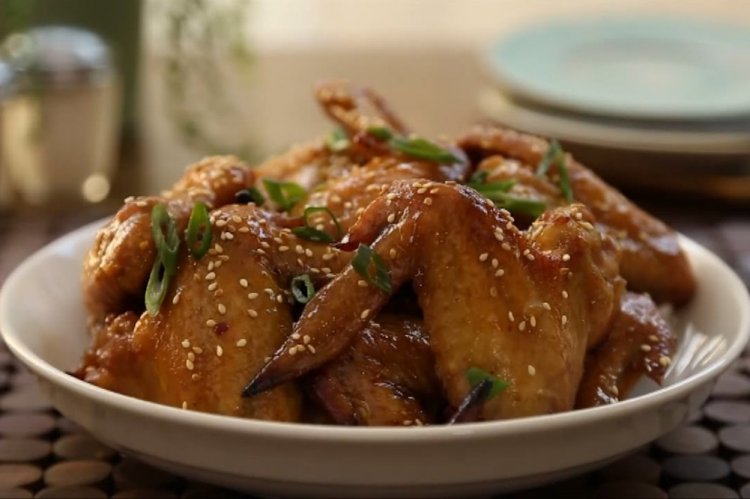 Острая курица с луком по-корейски