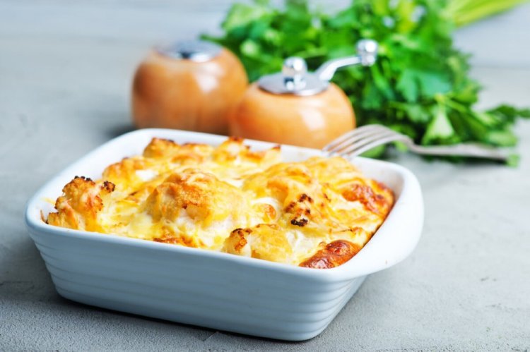 Цветная капуста с картошкой и курицей в духовке