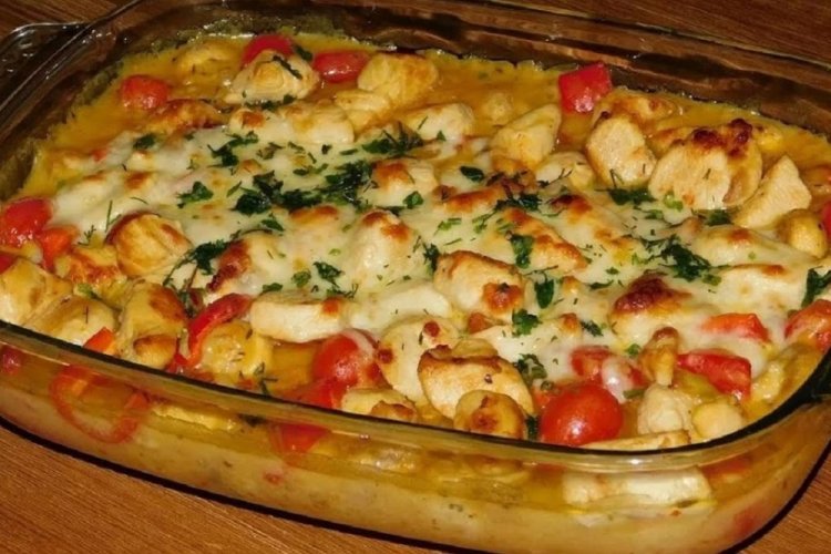 Цветная капуста с курицей и помидорами в духовке