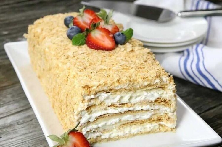 Торт Наполеон из слоеного теста с кремом чиз