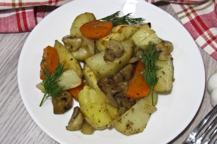 Куриное филе с грибами и картошкой в рукаве