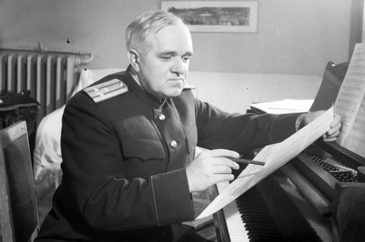 Александр Васильевич Александров