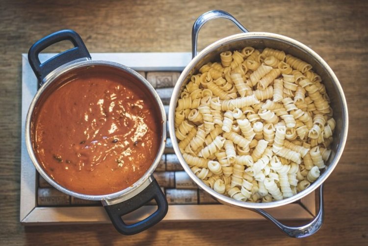 Томатно-сметанная подливка без мяса